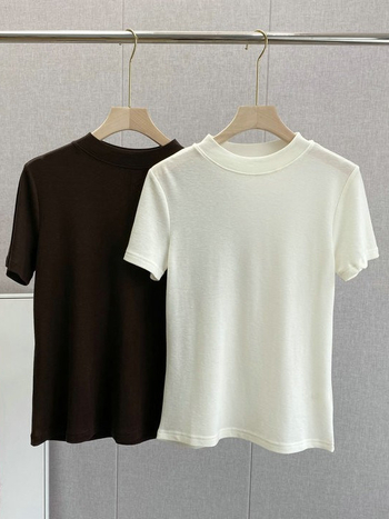 Majica kratkih rukava od Tencel Lyocell, okrugli izrez, jednobojna, 70–80% Lyocell, standardna duljina, ljeto 2024, japansko-korejski ležerni stil