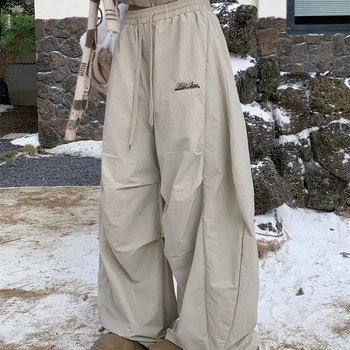 Casual hlače s flisom od Taslana, srednji pojas, uključen pojas, izšivani detalji