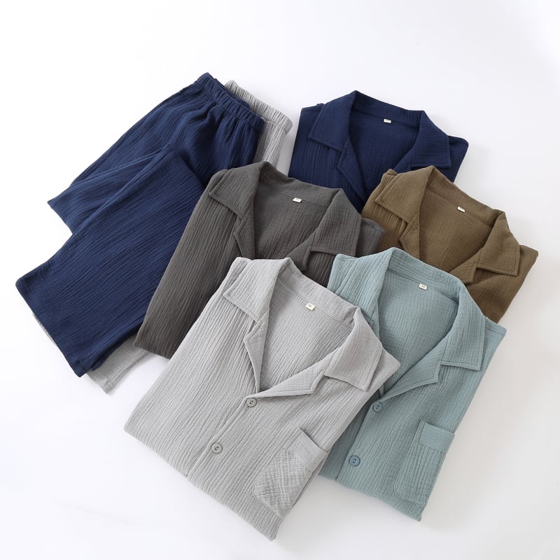 Muški pamuk pijama set – lagani materijal, kardiganski stil, klopasti ovratnik, udoban širok kroj, dugi rukavi, hlače