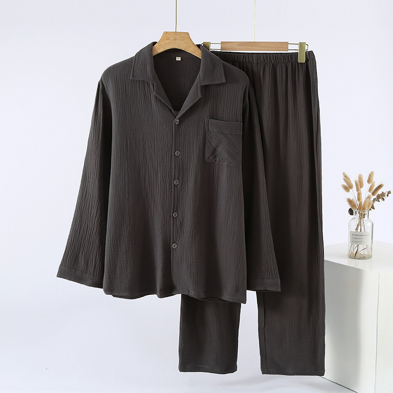 Muški pamuk pijama set – lagani materijal, kardiganski stil, klopasti ovratnik, udoban širok kroj, dugi rukavi, hlače