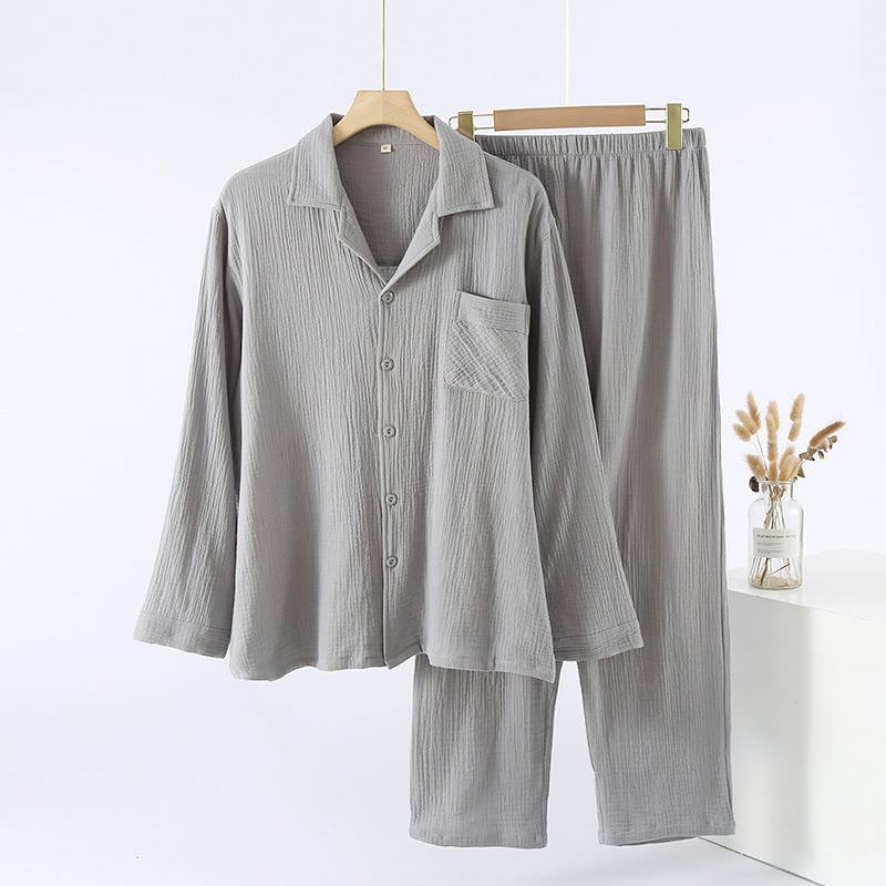 Muški pamuk pijama set – lagani materijal, kardiganski stil, klopasti ovratnik, udoban širok kroj, dugi rukavi, hlače