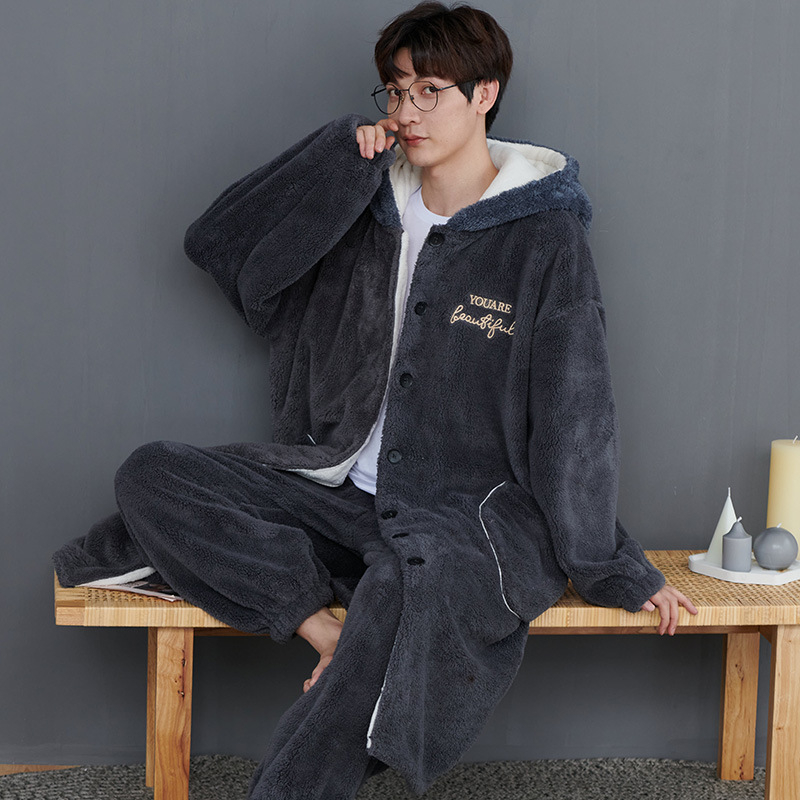 Flaneles korālfleece nakts komplekts ar kapuci – ekstra biezi 501–600 g/m², 95–100% poliestērs, garas piedurknes, garas bikses