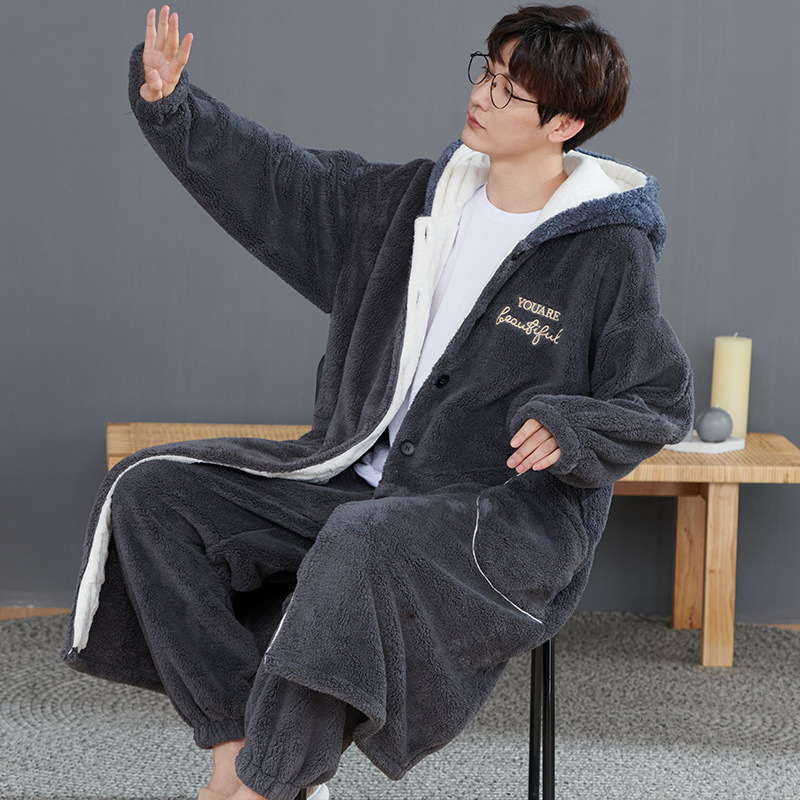 Flaneles korālfleece nakts komplekts ar kapuci – ekstra biezi 501–600 g/m², 95–100% poliestērs, garas piedurknes, garas bikses