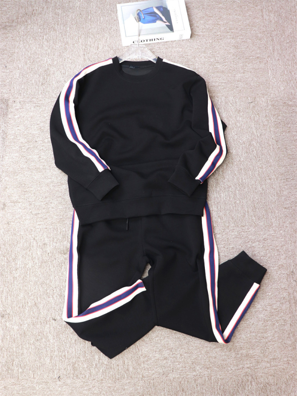 Jaka un bikses komplekts ar flīsa odere, poliestera audums, 55,6% kokvilna, abpusējā svītrainā lente, garās piedurknes