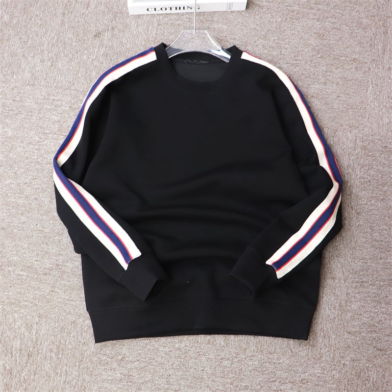 Jaka un bikses komplekts ar flīsa odere, poliestera audums, 55,6% kokvilna, abpusējā svītrainā lente, garās piedurknes