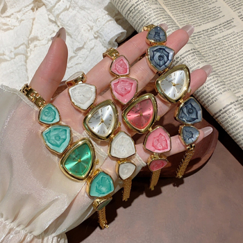 Ženski kvarcni sat s narukvicom, nepravilni brojčanik, spiralna krunica, kućište od cinkove zlitine, domenski visoko-kvalitetni mehanizam