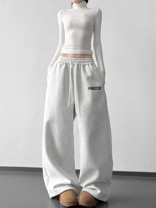 Ženske casual denim hlače — urbani i univerzalni stil; denim materijal, dugački kroj