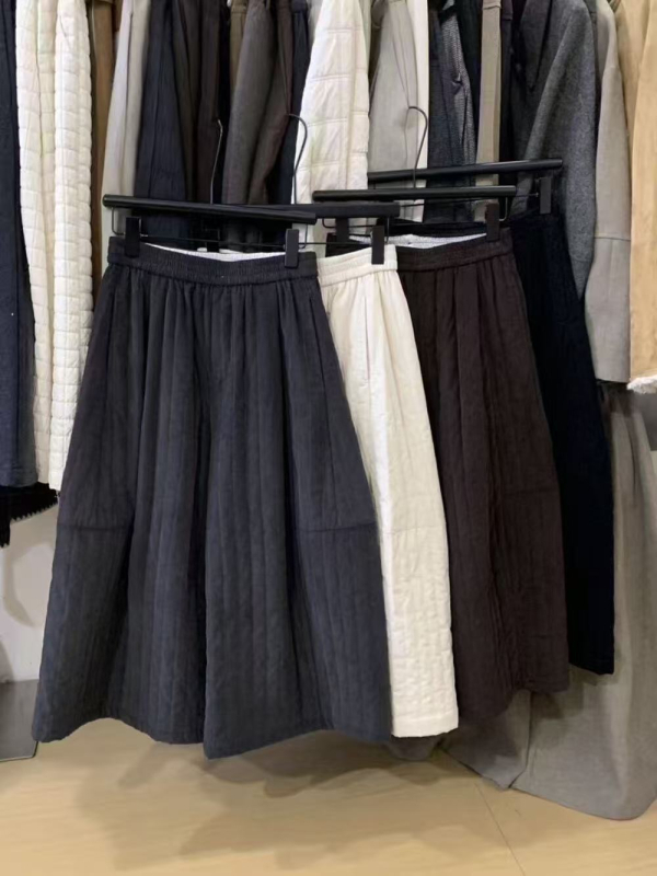 Corduroy pamut nadrág, széles szabású, magas derék, steppelt, 9/10 hossz, téli 2025