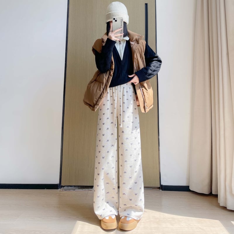 Παντελόνια με φλίς επένδυση, ψηλή μέση, ευρύ πόδι, ύφασμα πολυεστέρα–βισκόζη, φθινόπωρο 2024