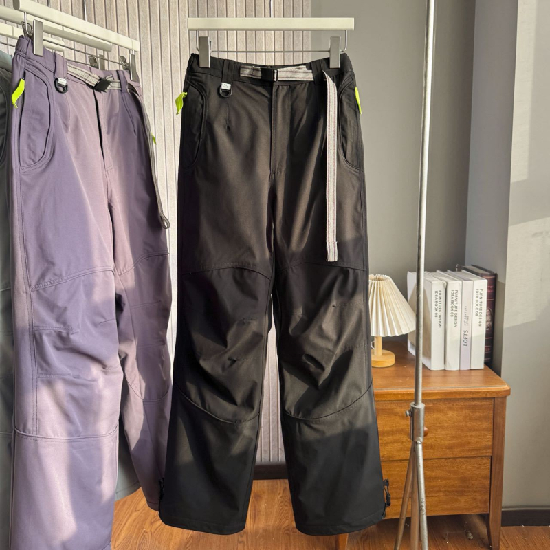 Poliesterske casual hlače ravnog kroja, srednji pojas, debeo materijal, mikroelastične, zima 2024