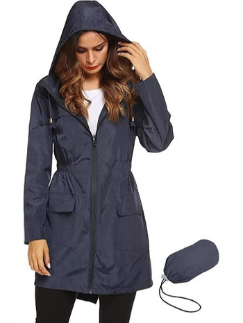 Žensko vodootporna lagana jakna s kapuljom, poliester tkanina, srednja duljina, slobodan kroj, zatvarač, proljeće 2025