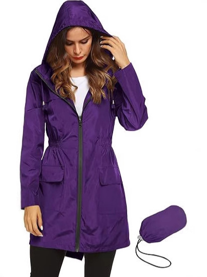 Žensko vodootporna lagana jakna s kapuljom, poliester tkanina, srednja duljina, slobodan kroj, zatvarač, proljeće 2025