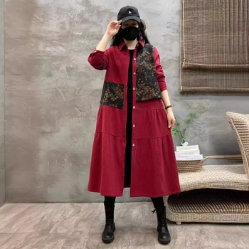 Ženska pamukasta jakna s urbanim printom, srednje debljine, srednje duljine, ležerni kroj, ovratnik s reverom