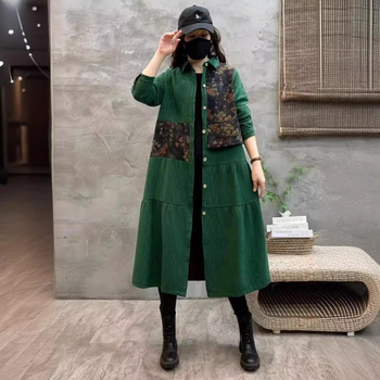 Ženska pamukasta jakna s urbanim printom, srednje debljine, srednje duljine, ležerni kroj, ovratnik s reverom