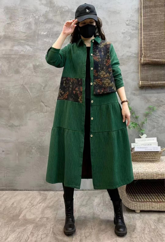 Ženska pamukasta jakna s urbanim printom, srednje debljine, srednje duljine, ležerni kroj, ovratnik s reverom