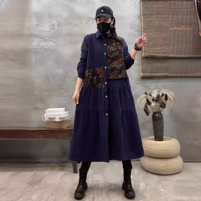 Ženska pamukasta jakna s urbanim printom, srednje debljine, srednje duljine, ležerni kroj, ovratnik s reverom