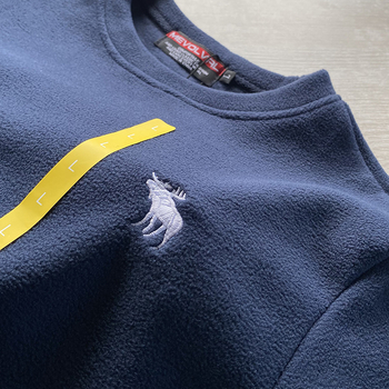 Muški fleece pulover s izvezom jelena, debeo flis, poliester 96%+, okrugli izrez