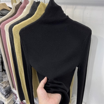 Pleteni pulover od vune i poliestera – jednofarben uzorak, uski kroj, dugi rukavi