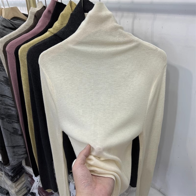 Pleteni pulover od vune i poliestera – jednofarben uzorak, uski kroj, dugi rukavi