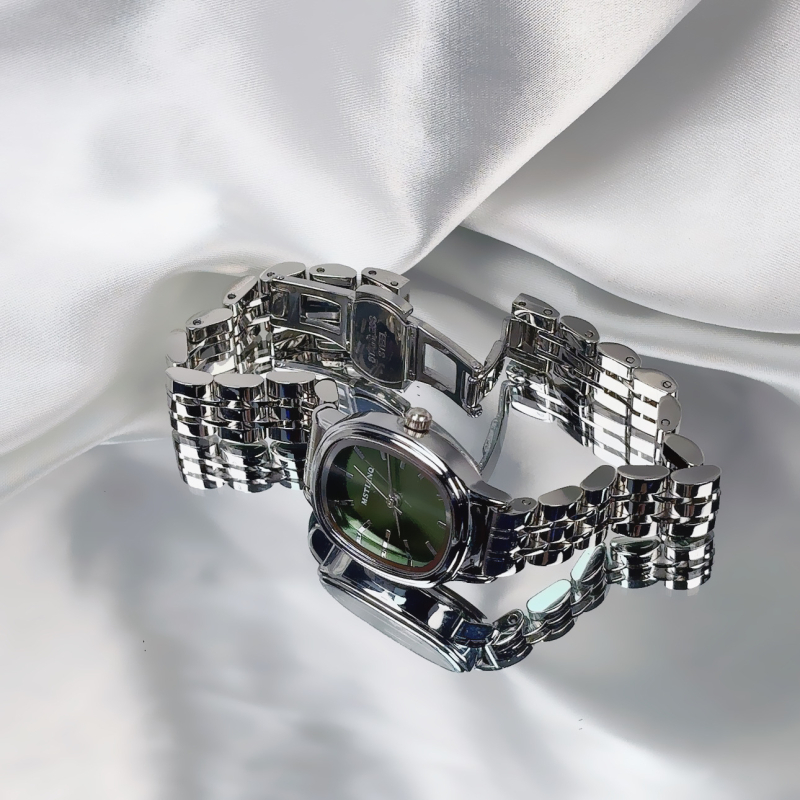 Ženski sat s kaišem od nehrđajućeg čelika, ovalni brojčanik, kvarcni mehanizam, vodootpornost do 30 m, retro europski stil