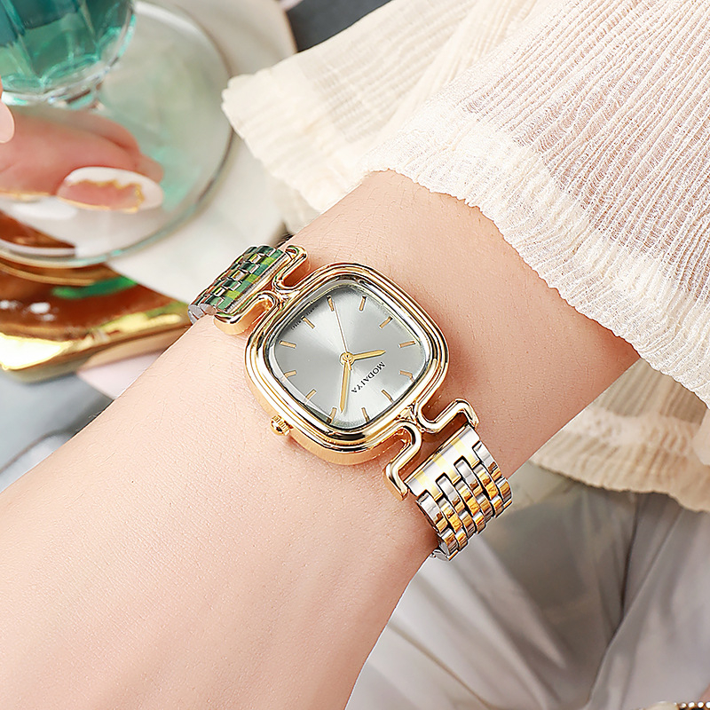 Ženski sat s kvadratnim cifernikom, kvarcni mehanizam, nehrđajući čelični kaiš, kopča s iglom, vodootporan