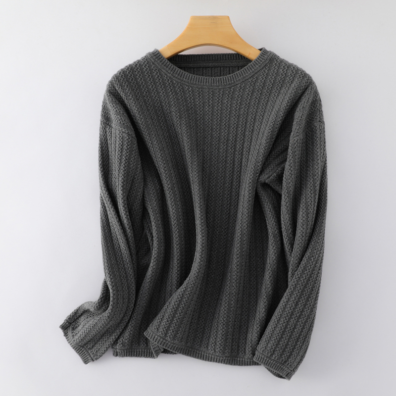 Džemper od teškog žakarda pamuka, okrugli izrez, dugi rukavi, udoban slobodan kroj