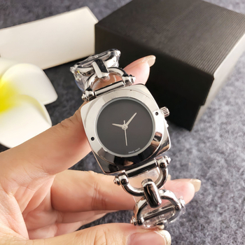 Ženski sat s kvadratnim brojčanikom, kvarcni pogon, svakodnevna vodootpornost, analogni prikaz, metalno kućište, zlatni lančani remen