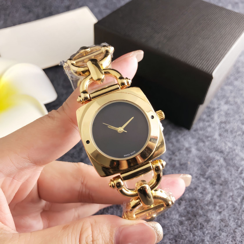 Ženski sat s kvadratnim brojčanikom, kvarcni pogon, svakodnevna vodootpornost, analogni prikaz, metalno kućište, zlatni lančani remen
