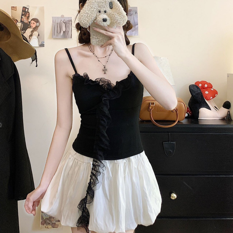 Camisole su nėrinių apdaila ir putplasčio pagalvėle, petnešos Sling stiliaus, iš RC medvilnės, 90–95% medvilnė, audinio tankis 181–200 g/m2, tinkamas visiems sezonams, vasaros 2025 pristatymas