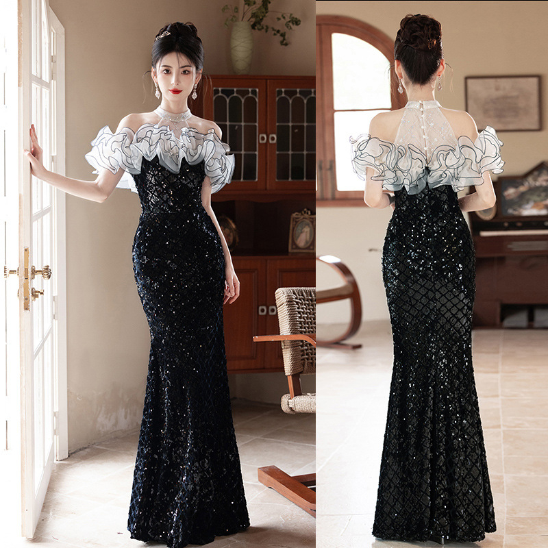 Rochie de seară sirena, decolteu halter și un umăr, mâneci scurte, material poliester 50–70%.
