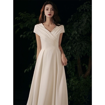 Rochie până la gleznă, fără mâneci, decolteu adânc în formă de V, poliester 95%+