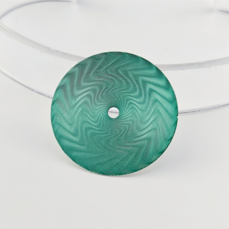 Pulksteņa ciferniks ar izgravētu ziedu motīvu un ūdens viļņu tekstūru; saderīgs ar 2824/2813 kustībām; zīmols Customized; izlaidums 2024