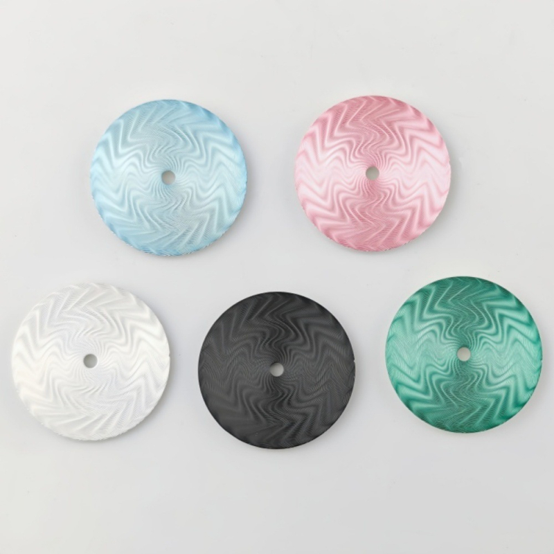 Pulksteņa ciferniks ar izgravētu ziedu motīvu un ūdens viļņu tekstūru; saderīgs ar 2824/2813 kustībām; zīmols Customized; izlaidums 2024