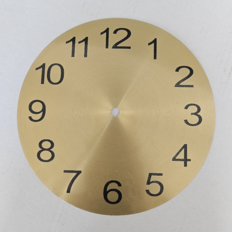Стенен часовник с метален корпус, електронно движение, печатано лого, персонализирана обработка