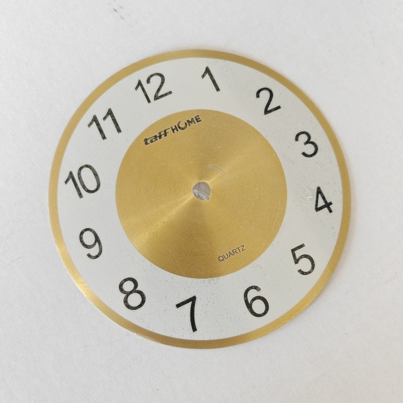 Стенен часовник с метален корпус, електронно движение, печатано лого, персонализирана обработка