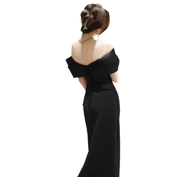rochie de seară cu decolteu off-shoulder, siluetă sirenă, talie înaltă, mâneci 3/4, rochie lungă