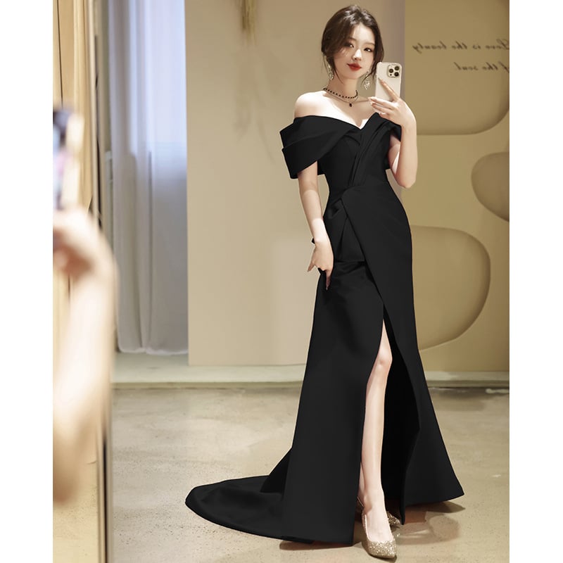 rochie de seară cu decolteu off-shoulder, siluetă sirenă, talie înaltă, mâneci 3/4, rochie lungă