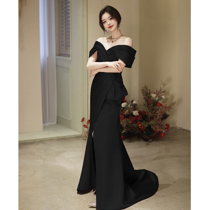 rochie de seară cu decolteu off-shoulder, siluetă sirenă, talie înaltă, mâneci 3/4, rochie lungă