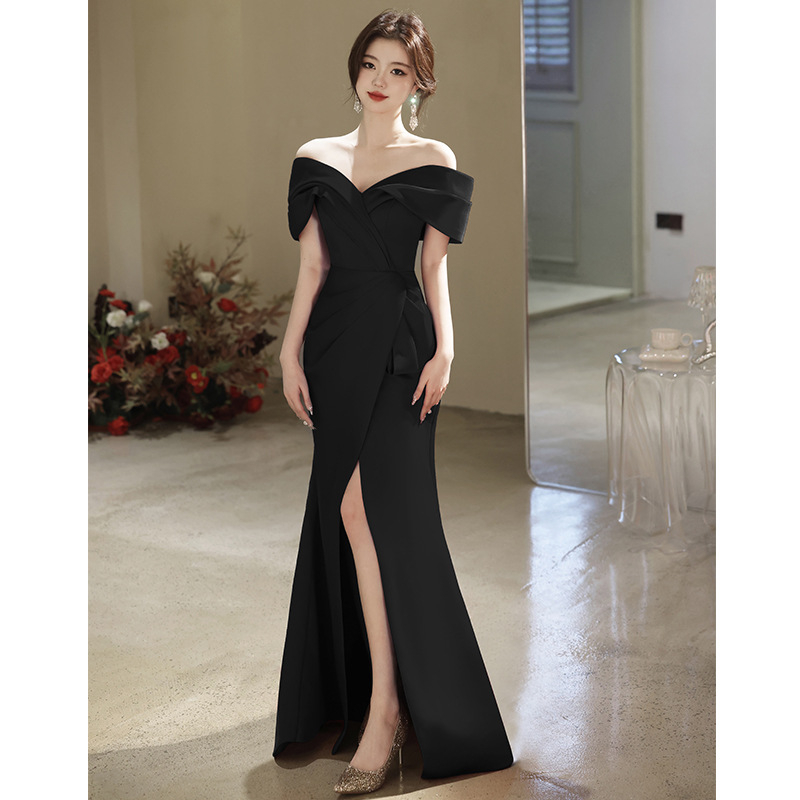rochie de seară cu decolteu off-shoulder, siluetă sirenă, talie înaltă, mâneci 3/4, rochie lungă