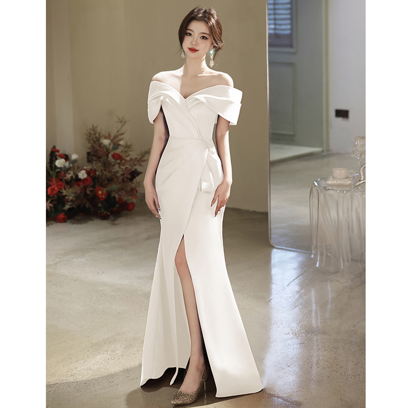 rochie de seară cu decolteu off-shoulder, siluetă sirenă, talie înaltă, mâneci 3/4, rochie lungă