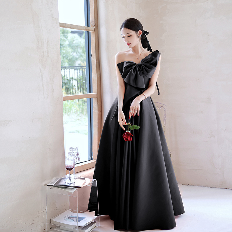 Rochie de seară din satin, fără bretele, croială în A, lungă, talie înaltă, pentru femei