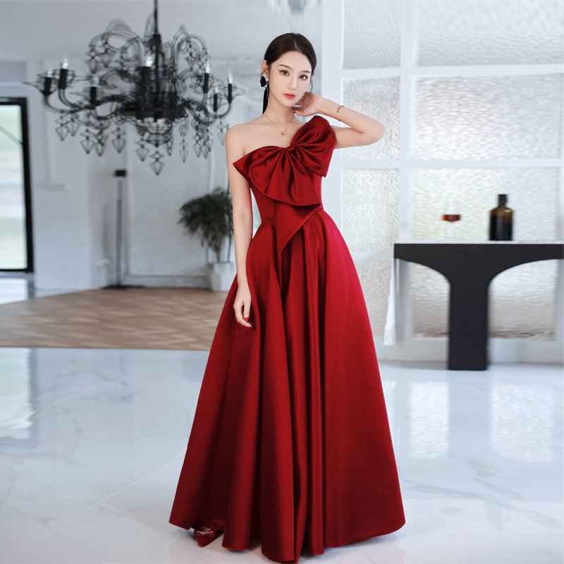 Rochie de seară din satin, fără bretele, croială în A, lungă, talie înaltă, pentru femei