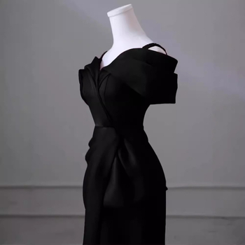 Rochie de seară cu un umăr, siluetă fishtail la talie, fustă lungă, mâneci trei sferturi, talie medie, țesătură Chenille cu poliester și elastan, toamnă 2024