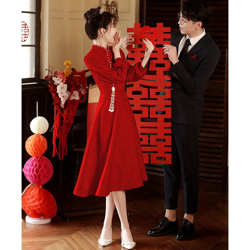 Čipao stilā midi kleita kāzām, poliesters, stāvošs apkaklis, garas burbuļu piedurknes