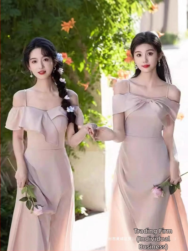 Līgavaines kleita ar augstu jostu, gara A līnija, dekolts uz vienu plecu ar dubultu apdari, princises stils