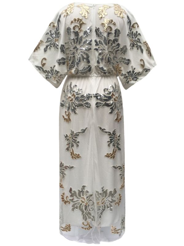 1920. gada retro vakara kleita ar pērļu un spīdumu detaļām, gara kleita, dziļš V kakla izgriezums, elastīgā josta, pusgarās/vidējās piedurknes