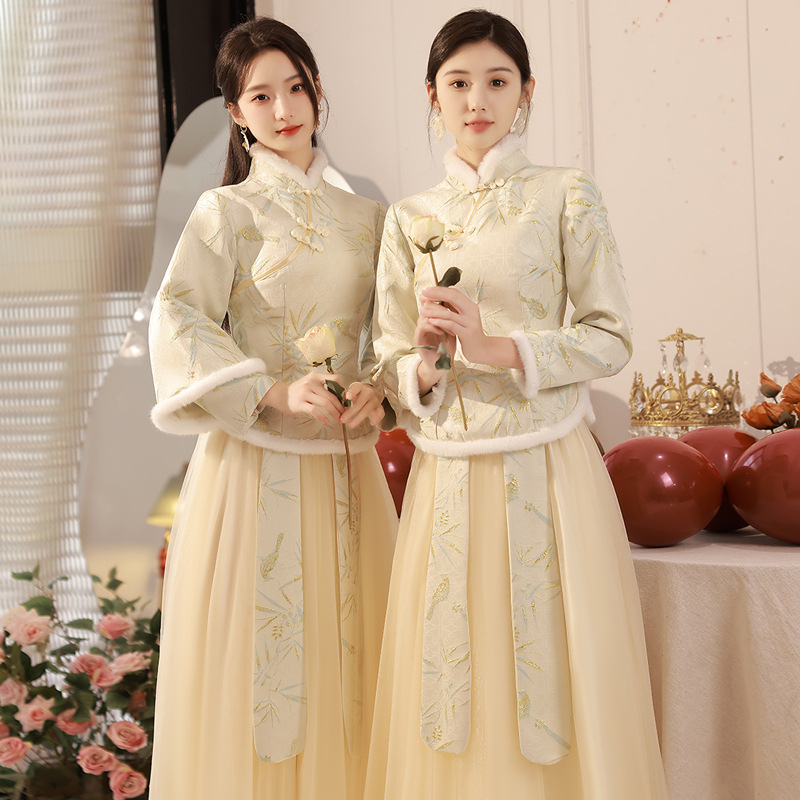 Ķīniešu stilā kāzu viesu kleita ar ziemas flīsa apdari, garas piedurknes, stāvkolā, grīdas garums