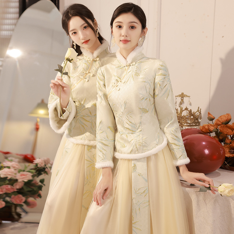 Ķīniešu stilā kāzu viesu kleita ar ziemas flīsa apdari, garas piedurknes, stāvkolā, grīdas garums