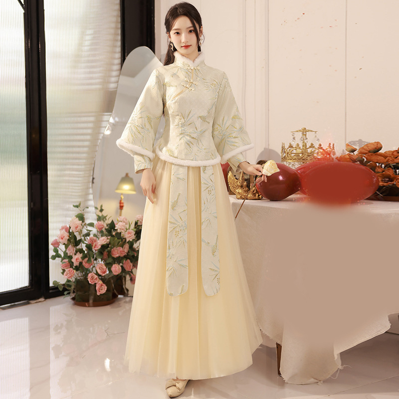 Ķīniešu stilā kāzu viesu kleita ar ziemas flīsa apdari, garas piedurknes, stāvkolā, grīdas garums