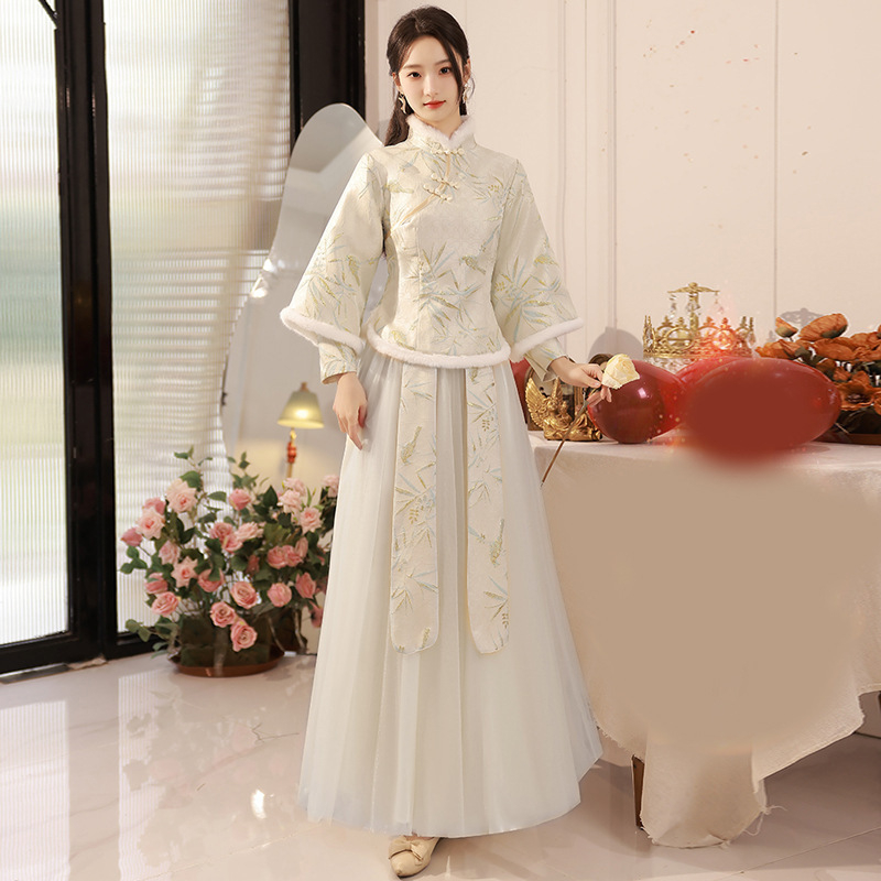 Ķīniešu stilā kāzu viesu kleita ar ziemas flīsa apdari, garas piedurknes, stāvkolā, grīdas garums